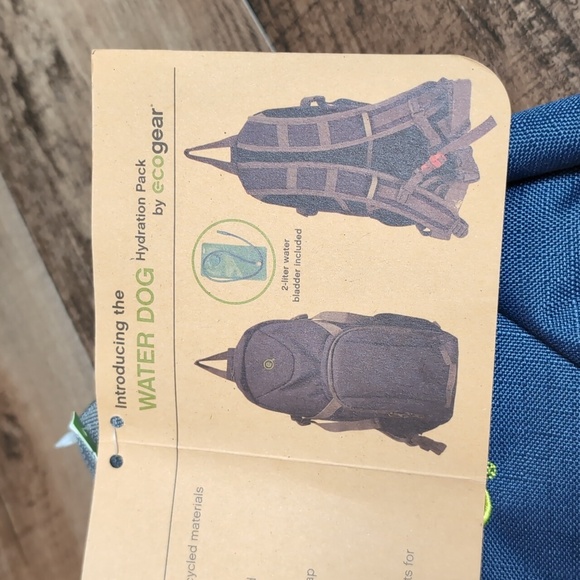 *NWT* ecogear Water Dog Hydration Pack in Navy and Black - Picture 4 of 9